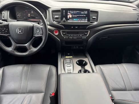 Used 2025 Honda Passport TrailSport image 17