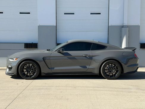 Used 2018 Ford Mustang Shelby GT350 w/ Electronics Package RWD image 3