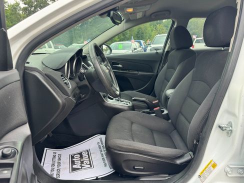 Used 2016 Chevrolet Cruze LT FWD image 15