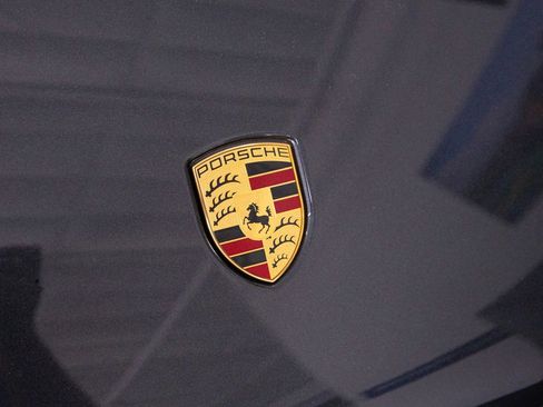Certified 2025 Porsche Macan AWD/4WD image 12