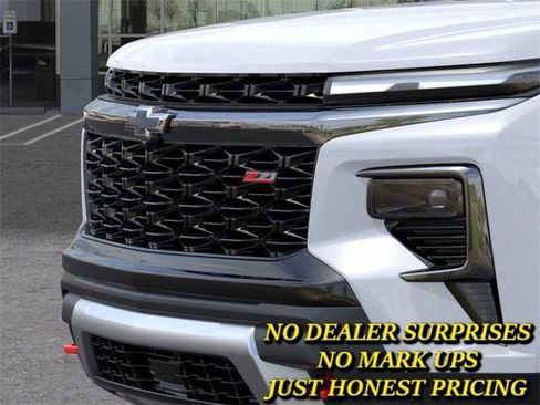 New 2026 Chevrolet Traverse Z71 w/ Driver Confidence Package image 13