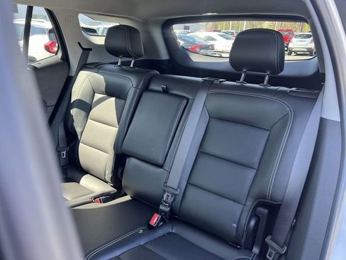 Certified 2022 GMC Terrain SLT image 24