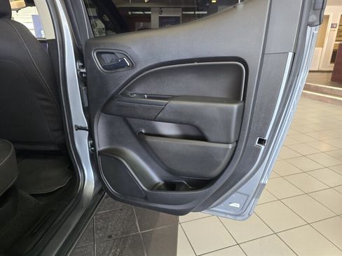 Used 2018 Chevrolet Colorado LT w/ LT Convenience Package AWD/4WD image 17