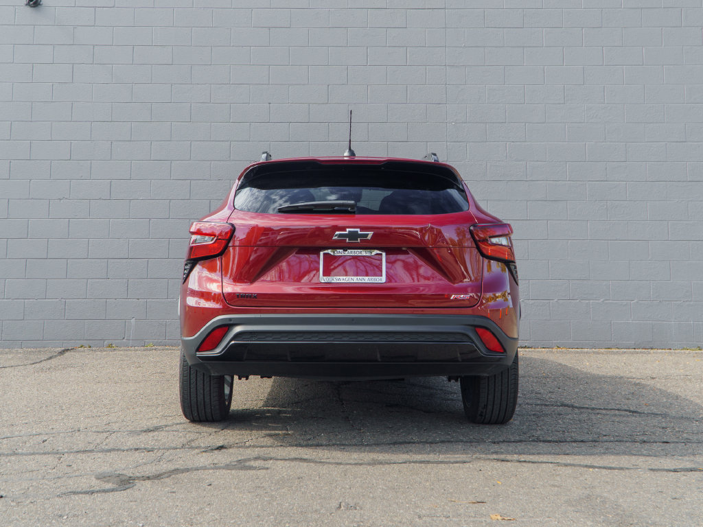 Used 2025 Chevrolet Trax RS w/ Sunroof Package FWD image 6