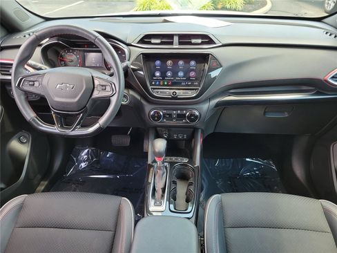 Used 2021 Chevrolet TrailBlazer RS w/ Sun and Liftgate Package FWD image 11