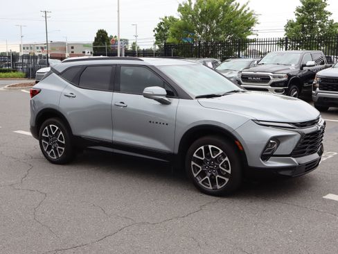 Used 2024 Chevrolet Blazer RS w/ Driver Confidence II Package FWD image 13