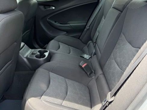 Used 2018 Chevrolet Volt LT w/ Comfort Package FWD image 21