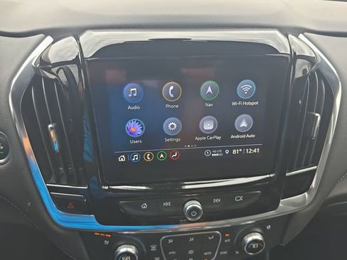 Used 2023 Chevrolet Traverse Premier FWD image 22
