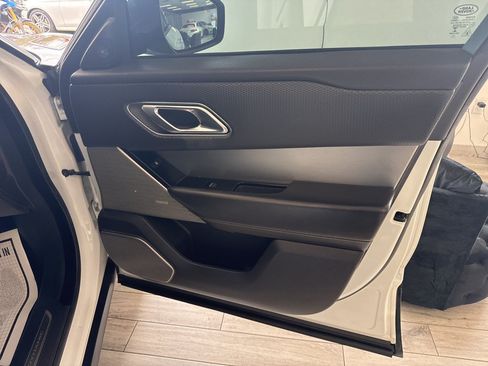 Used 2018 Land Rover Range Rover Velar R-Dynamic SE AWD/4WD image 20