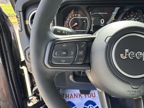 New 2025 Jeep Gladiator Sport image 39