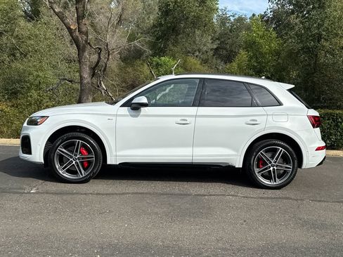 Certified 2024 Audi Q5 e Prestige w/ Prestige Package AWD/4WD image 8