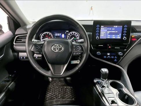 Used 2024 Toyota Camry SE image 8