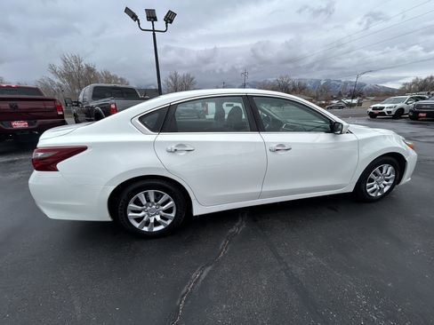Used 2018 Nissan Altima 2.5 S image 4