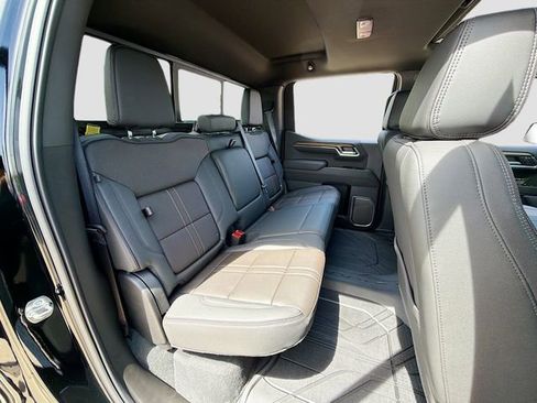 New 2026 Chevrolet Silverado 1500 High Country AWD/4WD image 30