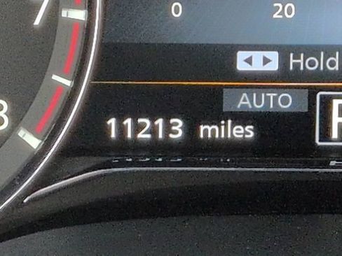 Used 2023 INFINITI QX80 Premium Select w/ All-Season Package image 28