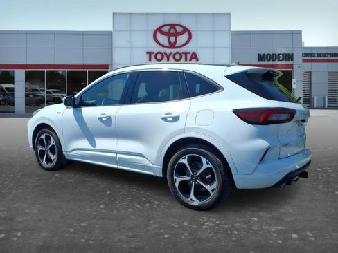 Used 2023 Ford Escape ST-Line Select AWD/4WD image 3