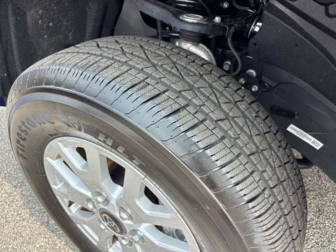 Used 2025 Toyota Tacoma SR5 AWD/4WD image 13