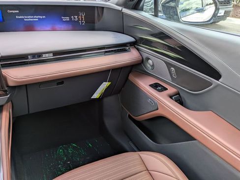 New 2026 Lincoln Nautilus Reserve AWD/4WD image 17