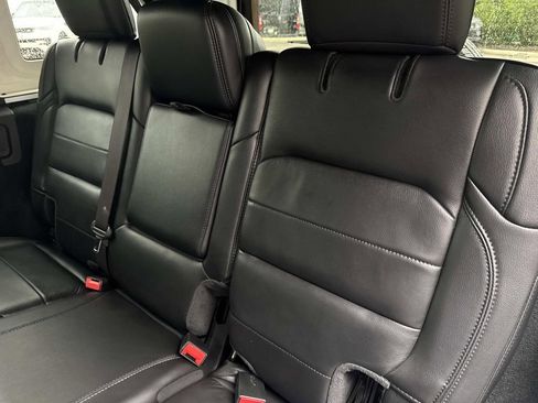 Used 2020 Jeep Wrangler Unlimited Sahara AWD/4WD image 12