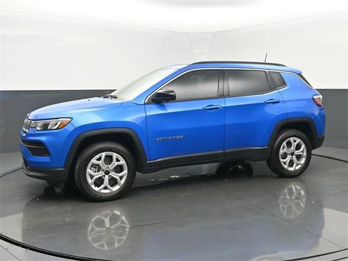 New 2025 Jeep Compass Latitude w/ Sun & Sound Group image 2