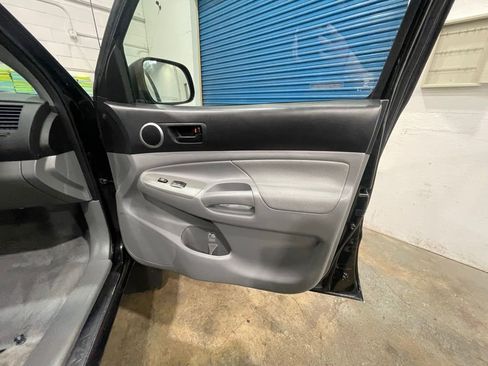 Used 2010 Toyota Tacoma 4x4 Access Cab V6 image 13