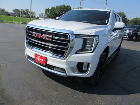 Certified 2023 GMC Yukon XL SLT AWD/4WD image 11