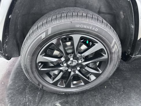 Used 2020 Jeep Grand Cherokee Altitude AWD/4WD image 25