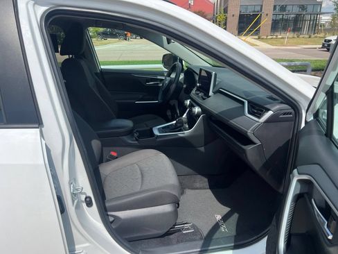 Used 2024 Toyota RAV4 XLE AWD/4WD image 16