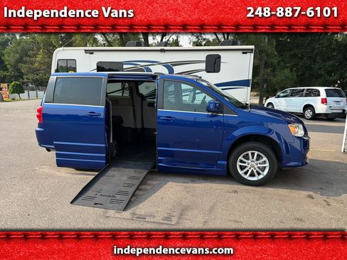 Used 2019 Dodge Grand Caravan SXT FWD image 1