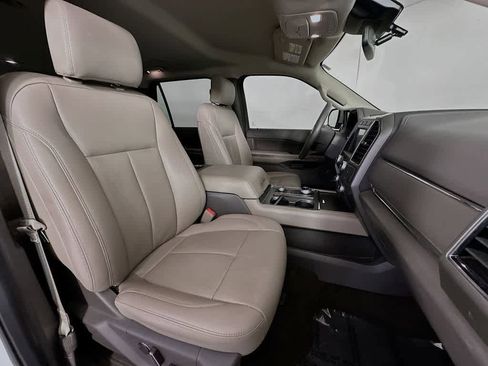 Used 2019 Ford Expedition Max XLT w/ Equipment Group 202A AWD/4WD image 15
