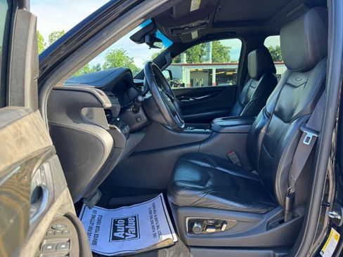 Used 2017 Cadillac Escalade Platinum AWD/4WD image 15