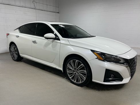 Used 2023 Nissan Altima 2.5 SL AWD/4WD image 3