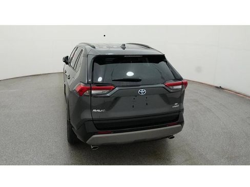Used 2024 Toyota RAV4 SE AWD/4WD image 8