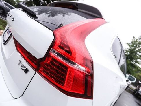 Used 2020 Volvo XC60 T5 Momentum AWD/4WD image 16