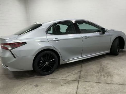 Used 2024 Toyota Camry XSE FWD image 3