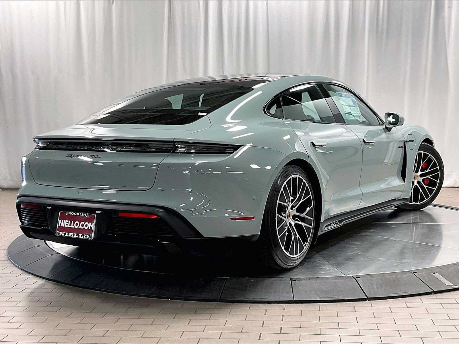 Used 2025 Porsche Taycan GTS AWD/4WD image 9
