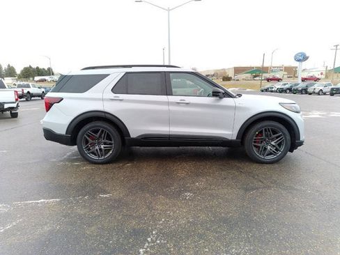 New 2026 Ford Explorer ST-Line w/ ST-Line Street Pack image 2