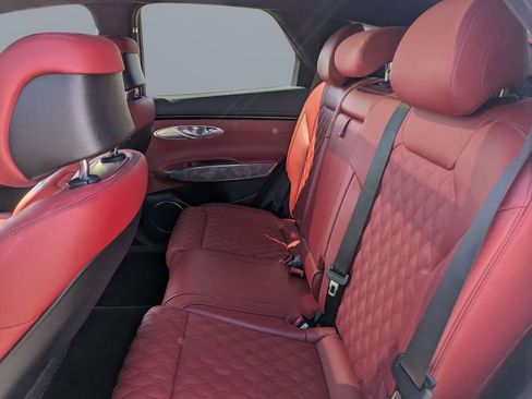 Used 2025 Genesis GV70 3.5T Sport w/ Sport Advanced Package image 14