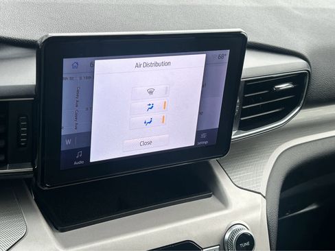 Used 2023 Ford Explorer XLT w/ Equipment Group 202A image 40