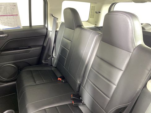 Used 2016 Jeep Patriot High Altitude image 30