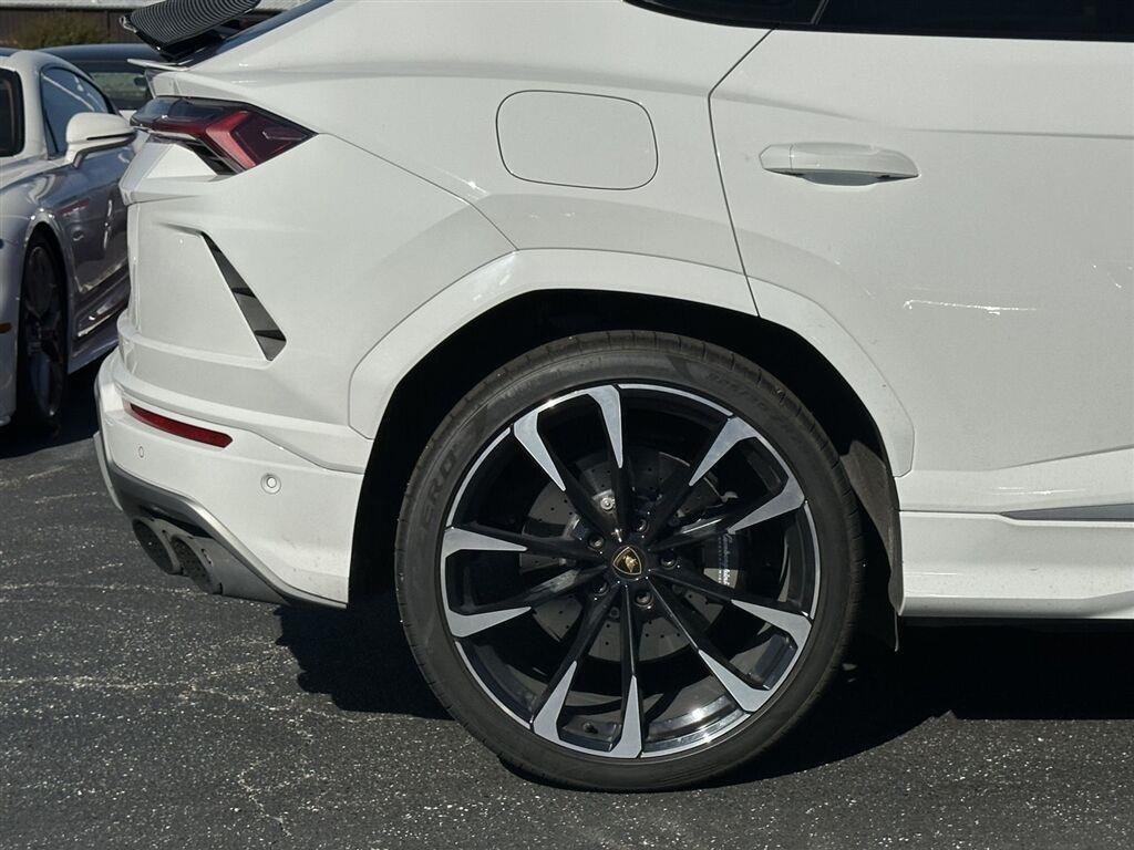 Used 2021 Lamborghini Urus AWD/4WD image 49