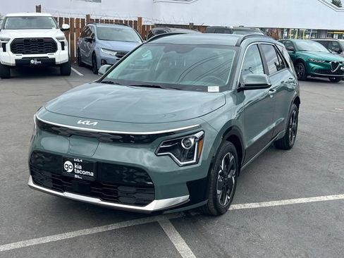 Certified 2025 Kia Niro Wind w/ Wind Preserve Package FWD image 3