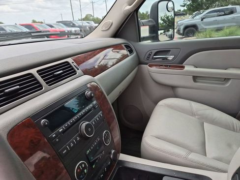 Used 2014 Chevrolet Silverado 2500 LTZ w/ LTZ Plus Package AWD/4WD image 24