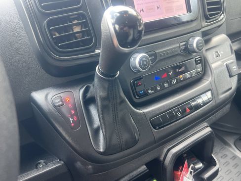 Used 2025 RAM ProMaster 2500 w/ Convenience Group FWD image 7