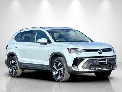 New 2026 Volkswagen Taos SE AWD/4WD image 7