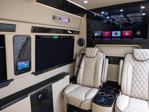 Used 2023 Mercedes-Benz Sprinter 3500 w/ Parking Package image 28