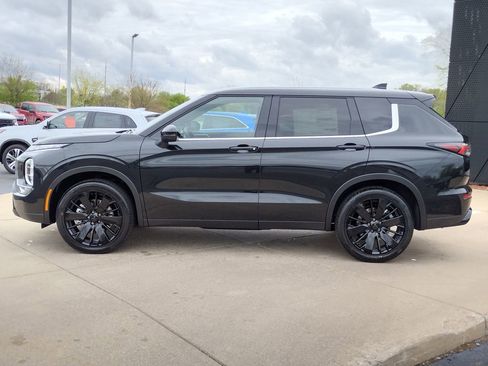 New 2026 Mitsubishi Outlander LE AWD/4WD image 19
