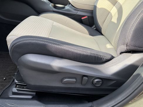 Used 2025 Subaru Outback Premium image 28