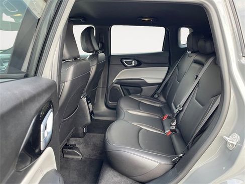 Used 2024 Jeep Compass Limited image 13