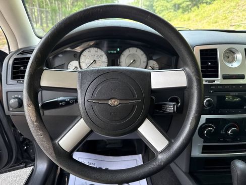 Used 2009 Chrysler 300 LX RWD image 21